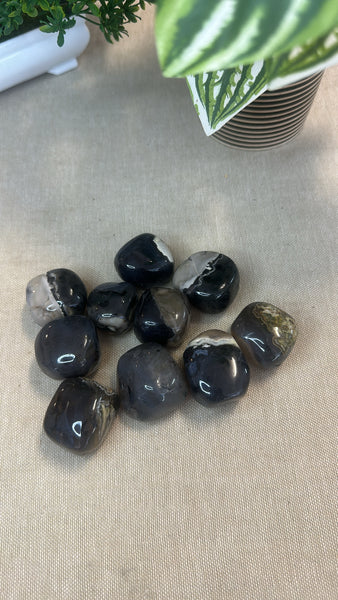 Volcanic agate tumble stones