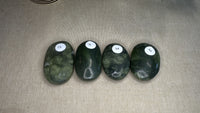 Green jade palm stones