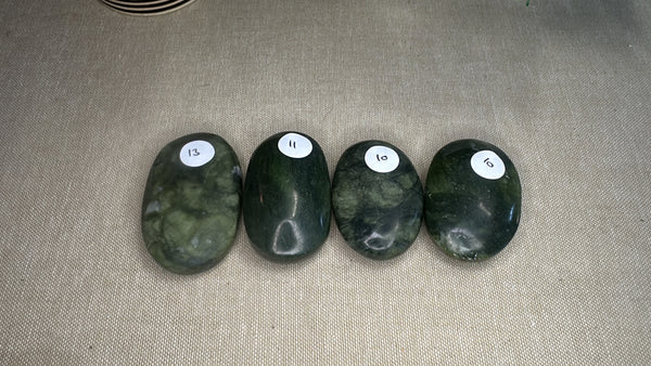 Green jade palm stones