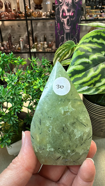 Prehnite free form