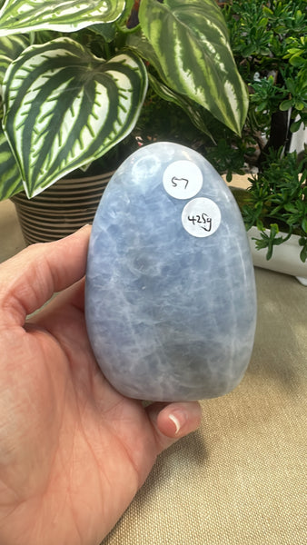 Blue calcite free form