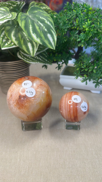Carnelian spheres