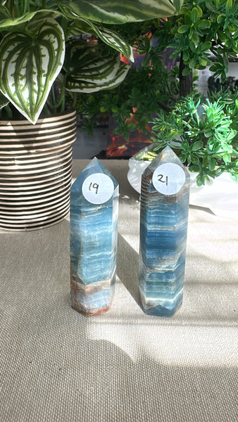 Blue onyx points