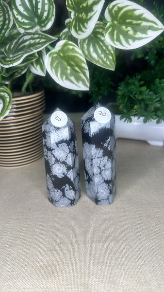 Snowflake obsidian points