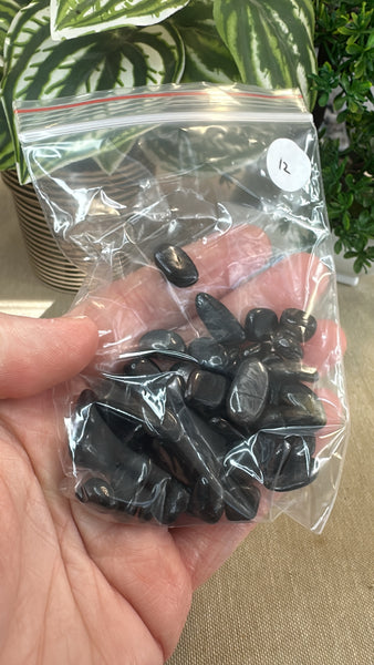 Hypersthene chips