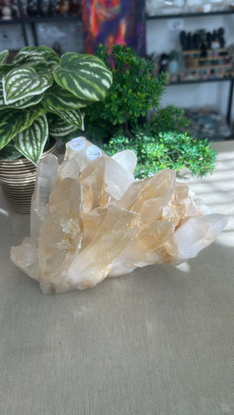 Quartz cluster