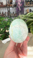 Pistachio calcite skull
