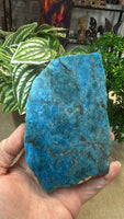 Blue apatite slice