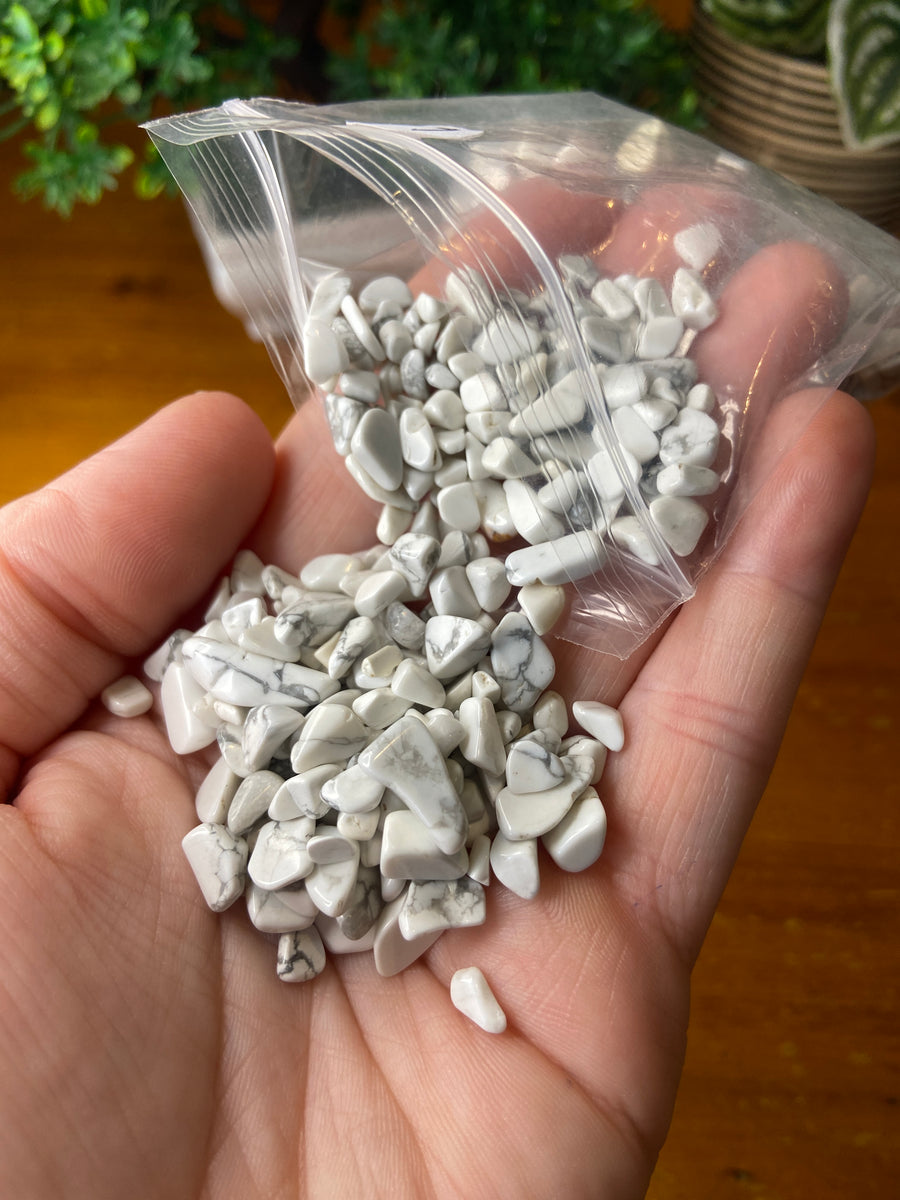 Howlite Chips – Infinity Crystals by Moana